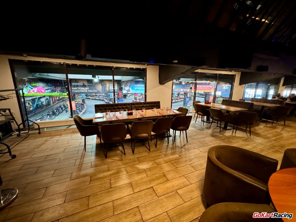 Ресторан Микс картинг с видом на трассу