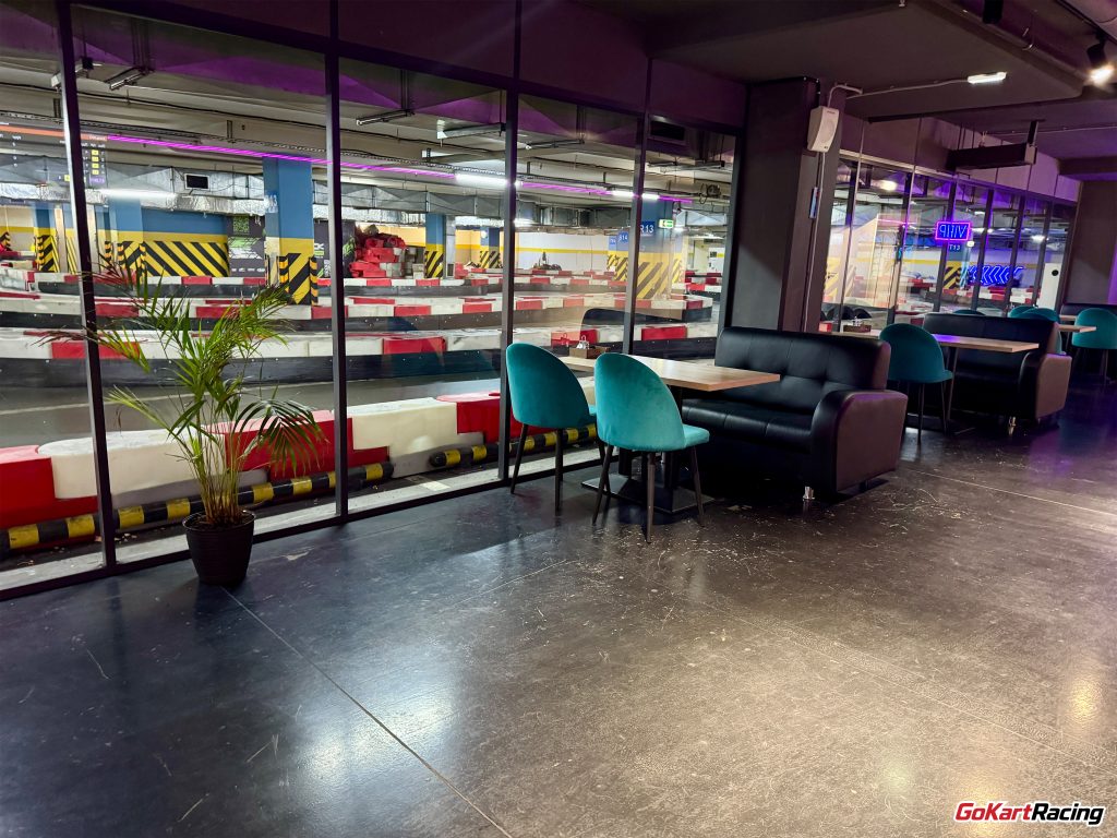 Vkarting кафе вид на трассу