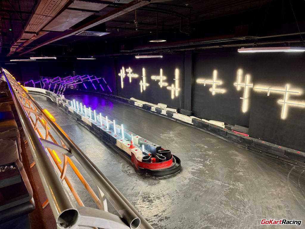 Вид со второго этажа на трассу Тимати